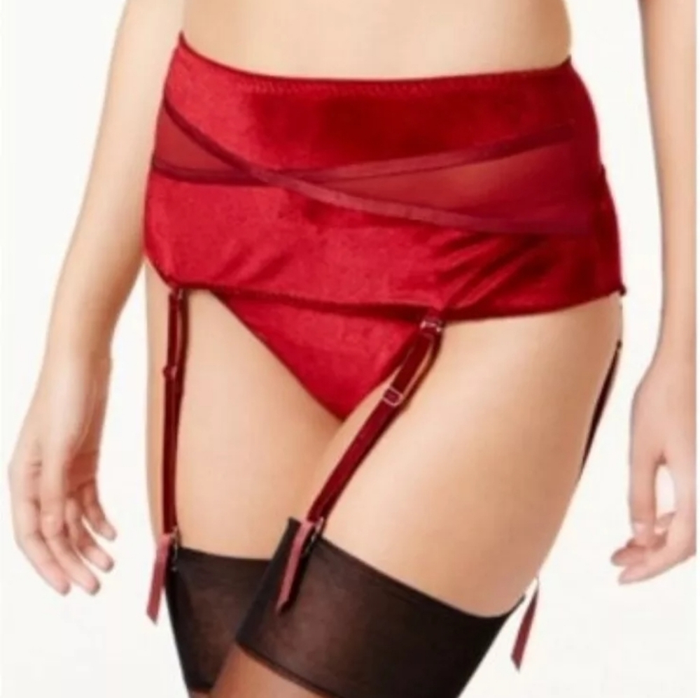 Maidenform💕💕super sexy Velvet Garter Belt MFB102